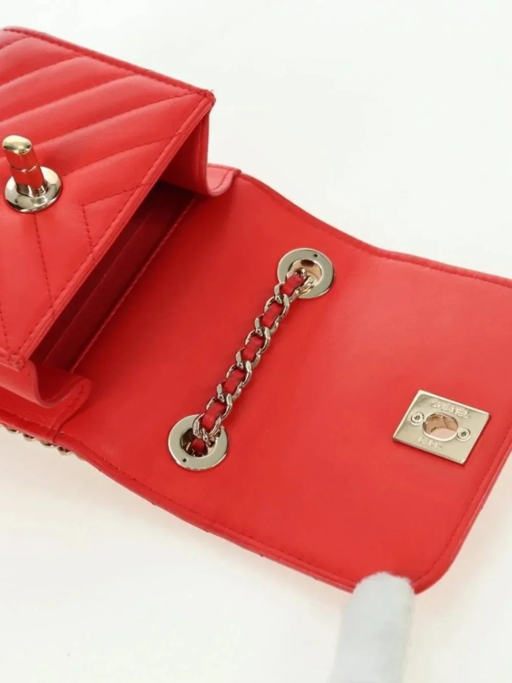 CHANEL V Stitch Shoulder Bag Lamb Skin Gold Red CC Auth bs35072M